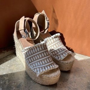 MARC FISHER espadrille tan/white wedge, size 7